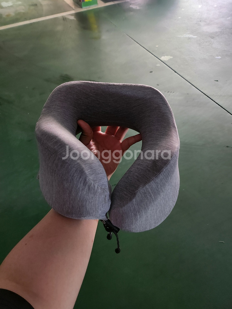 Airia living 여행용 쿨링 목베개 팝니다.--1