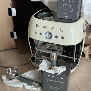 (미사용 새상품) 스메그 반자동 커피머신 egf03