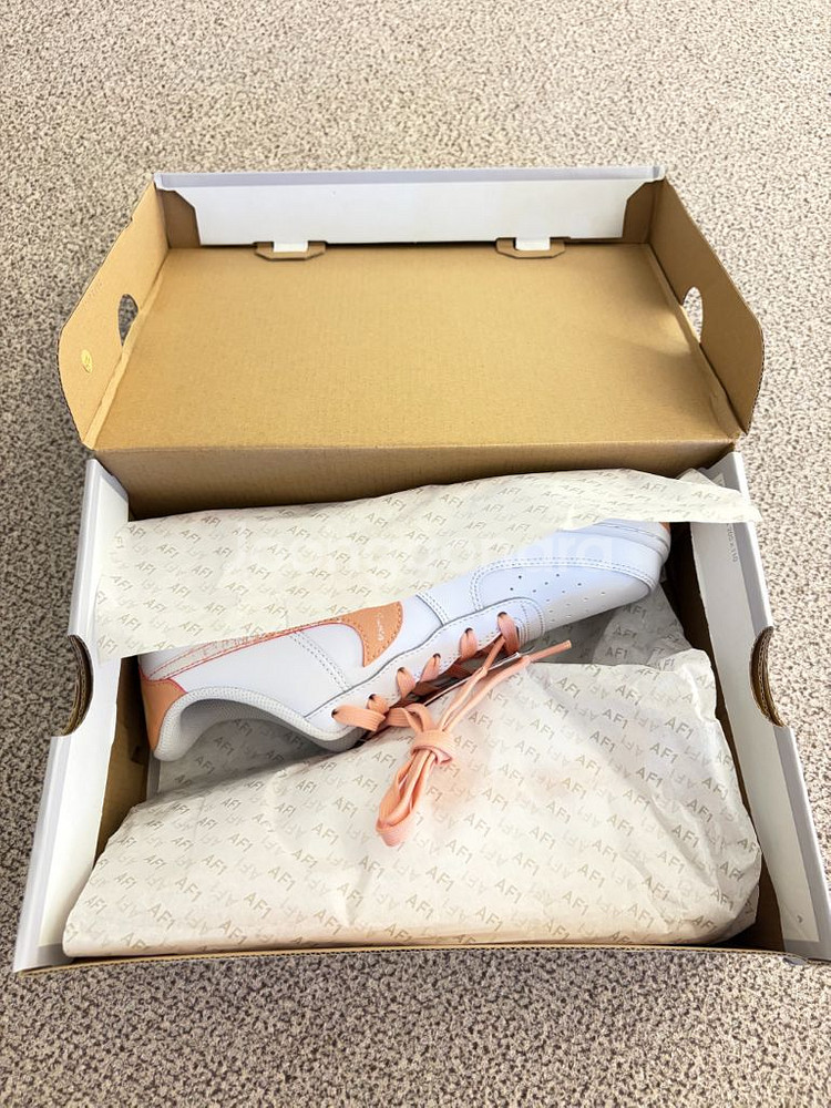 새제품, 나이키 에어포스 1 LV8 (GS) 240mm--0