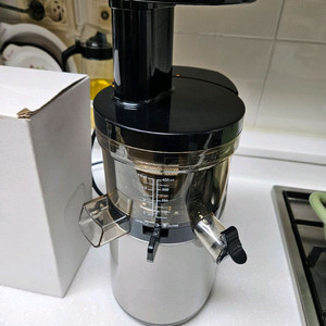 휴롬 SBF-11 착즙기