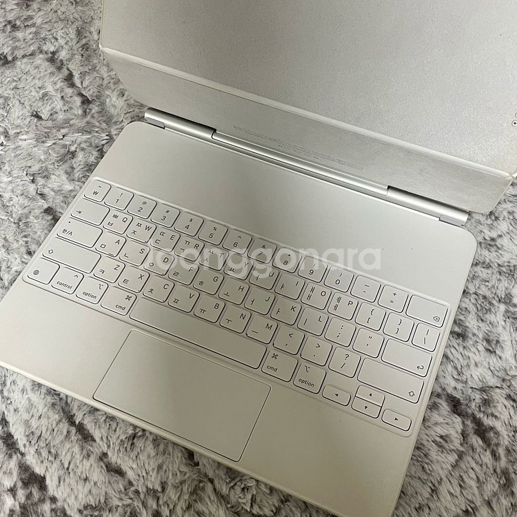 아이패드 매직키보드 화이트--2