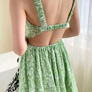 (새상품)뒤트임 민소매 롱원피스 밴딩 나시원피스