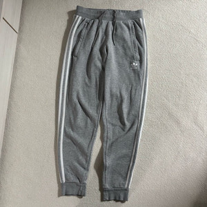 아디다스 파이어버드 그레이 삼선 츄바 트레이닝 조거팬츠