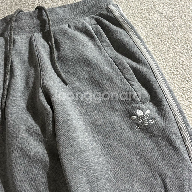 아디다스 파이어버드 그레이 삼선 츄바 트레이닝 조거팬츠--1
