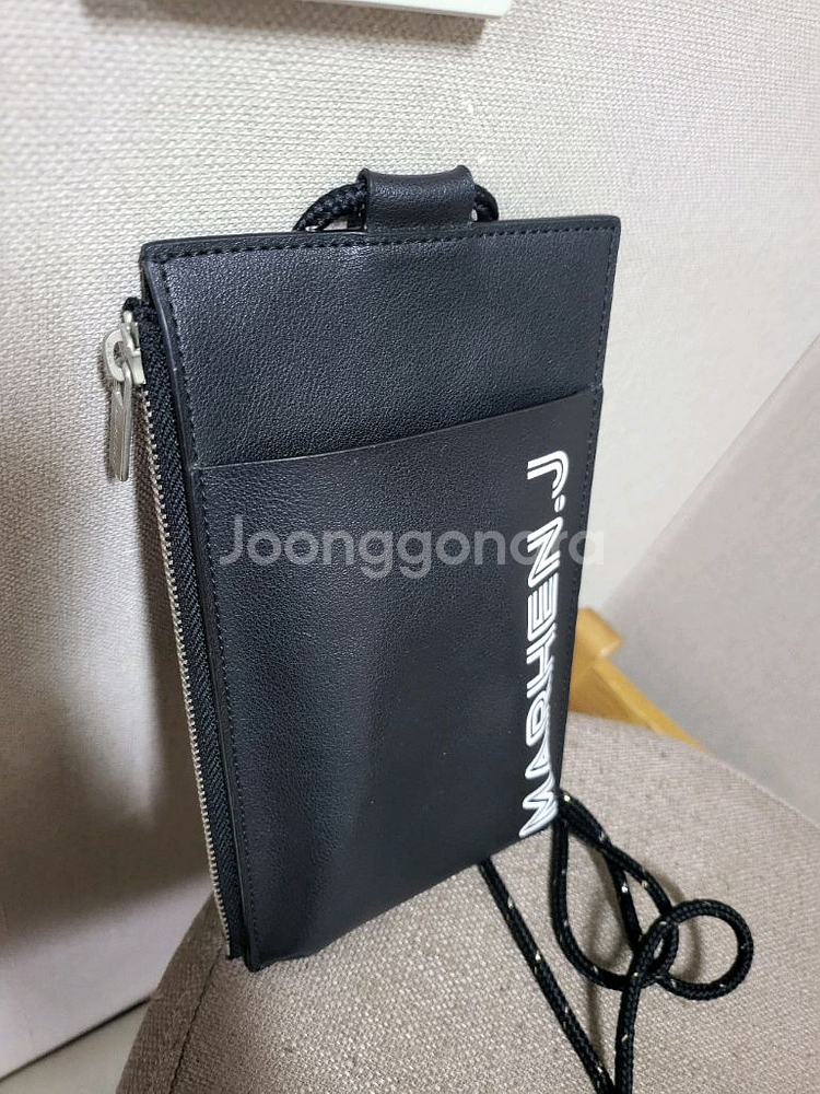 휴대폰가방(MARHEN.J 롤리백A)팝니다--1