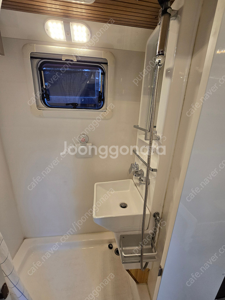 포터2 다온포스650 캠핑카--3