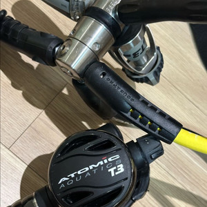 스쿠버 다이빙 레귤레이터 아토믹 T3 + Suunto