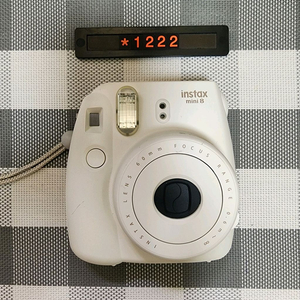 후지 인스탁스 미니 8 폴라로이드 카메라 화이트바디