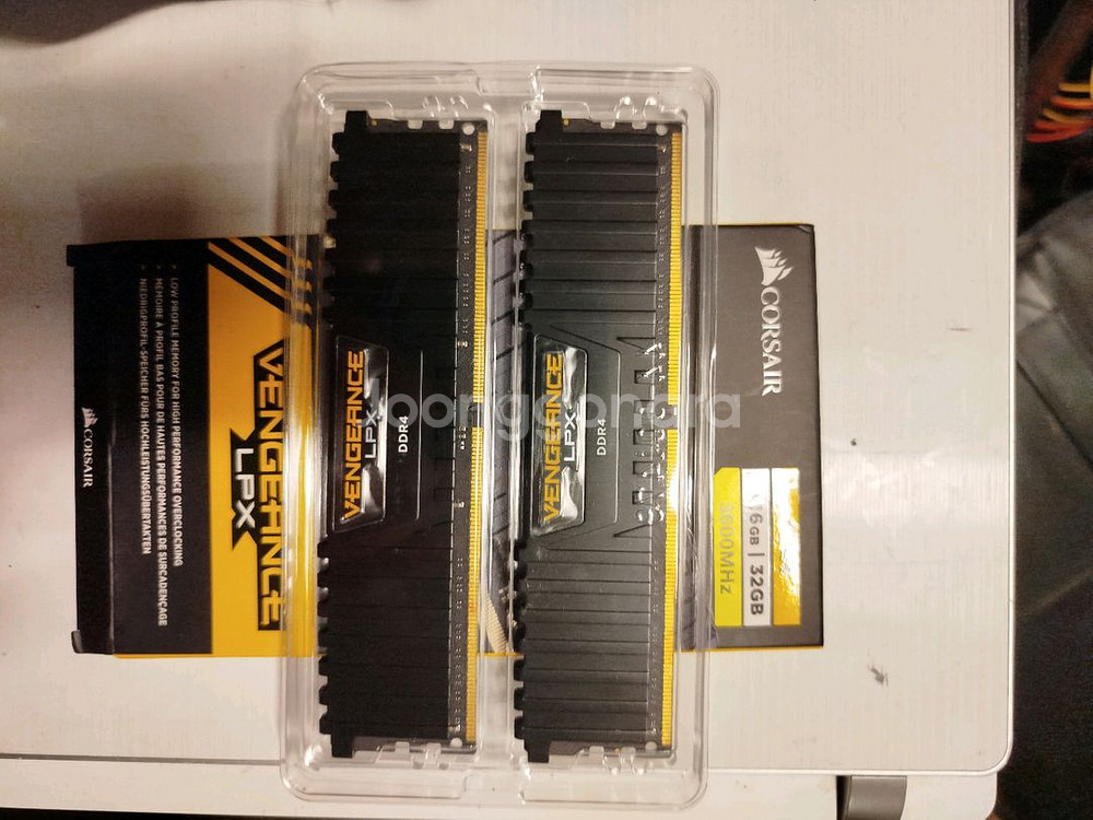 커세어 VENGEANCE LPX 32(16*2)GB--1