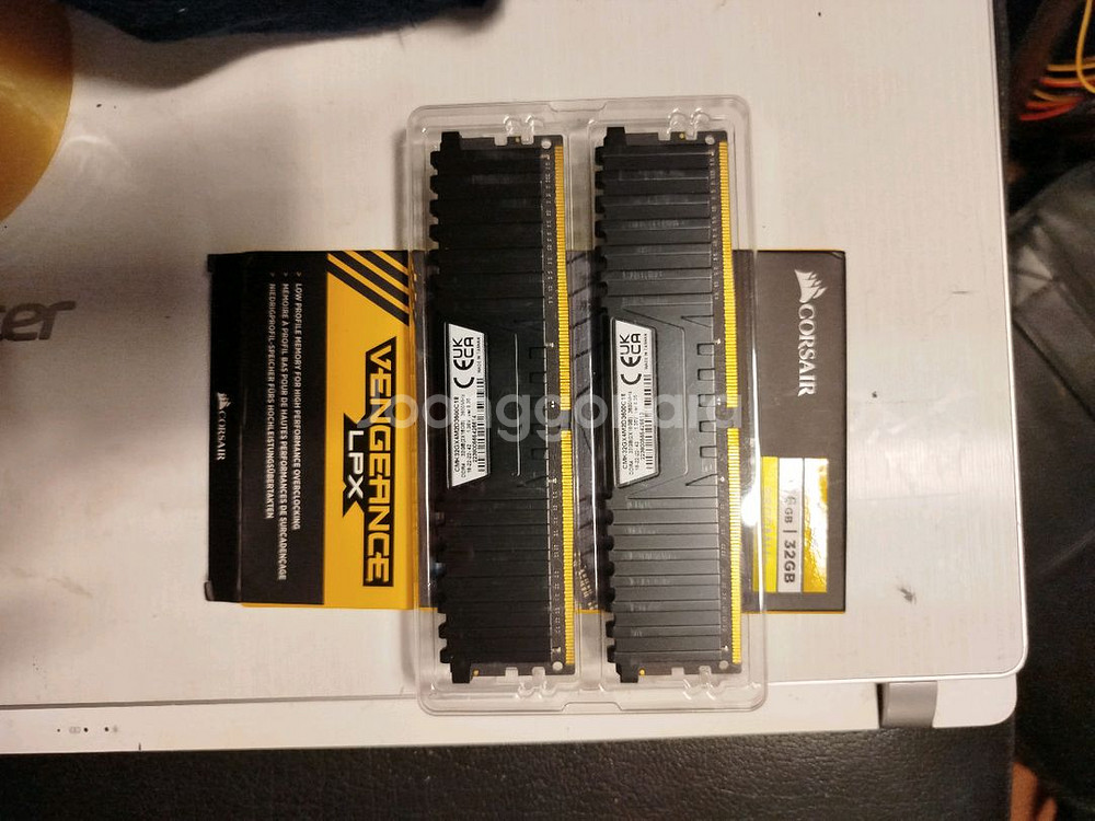 커세어 VENGEANCE LPX 32(16*2)GB--0