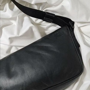 (급처)버버리 크로스백(블랙) 가방 요시다포터