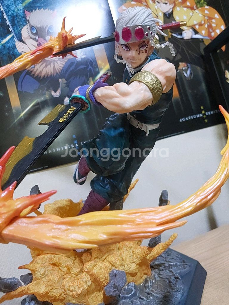 귀멸의칼날 피규어 우즈이 텐겐--1