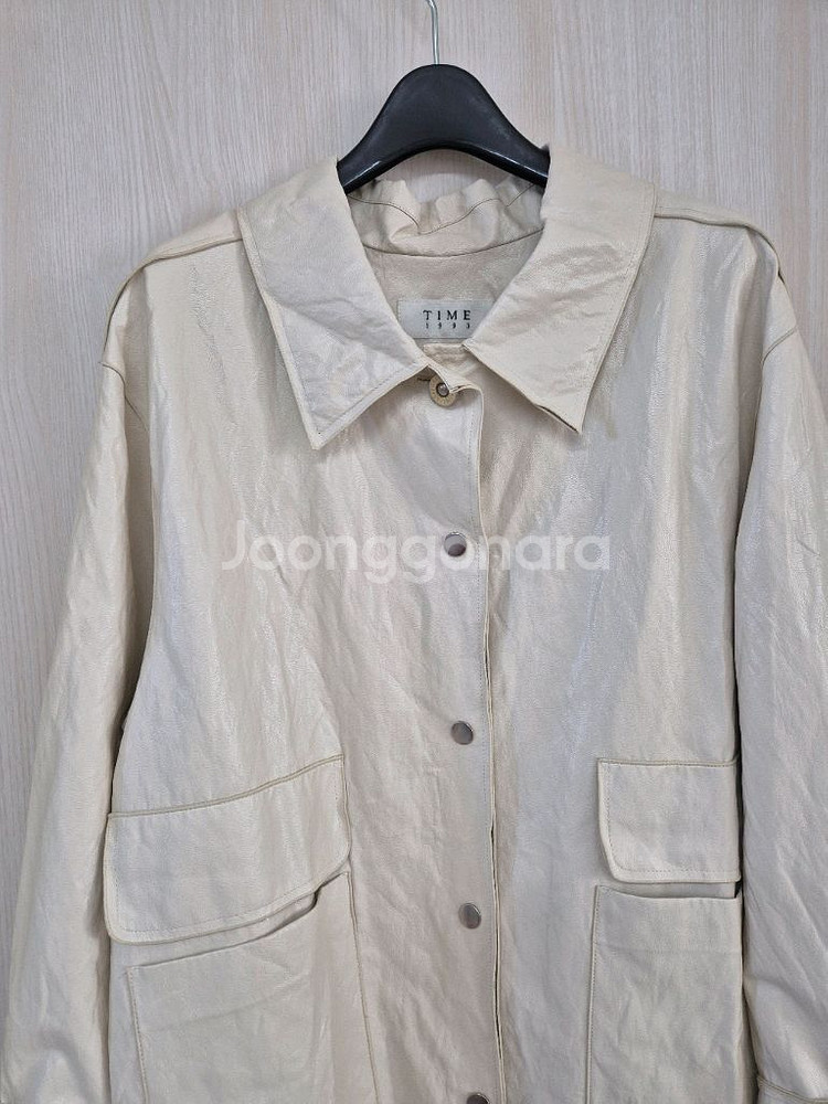 타임 페이크레더 아이보리 자켓--5
