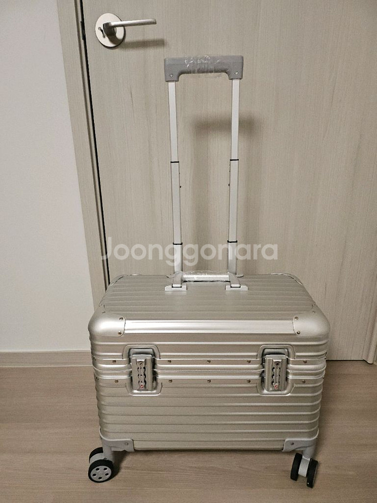 머즈캐리어 알루미늄 기내용 캐리어 20인치 새상품--1
