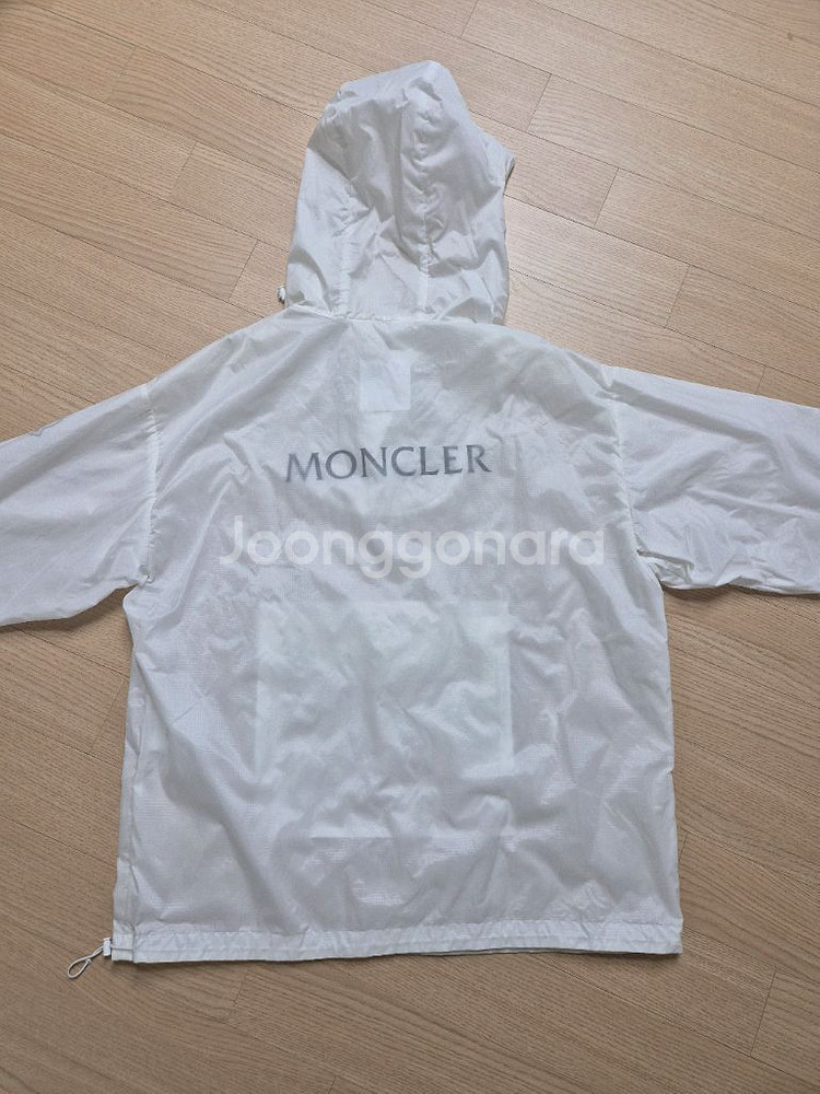 몽클레어 아노락 팝니다.--3