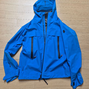 몽클레어 그레노블 고어텍스 팝니다.