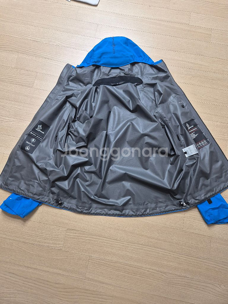 몽클레어 그레노블 고어텍스 팝니다.--1