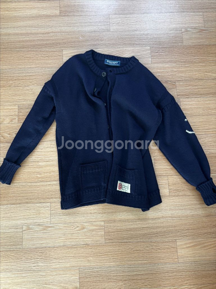 건지울른스 피셔맨 가디건 네이비 44사이즈 팝니다.--0