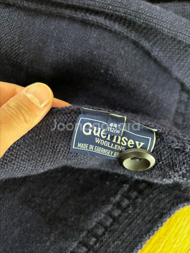 건지울른스 피셔맨 가디건 네이비 44사이즈 팝니다.--3