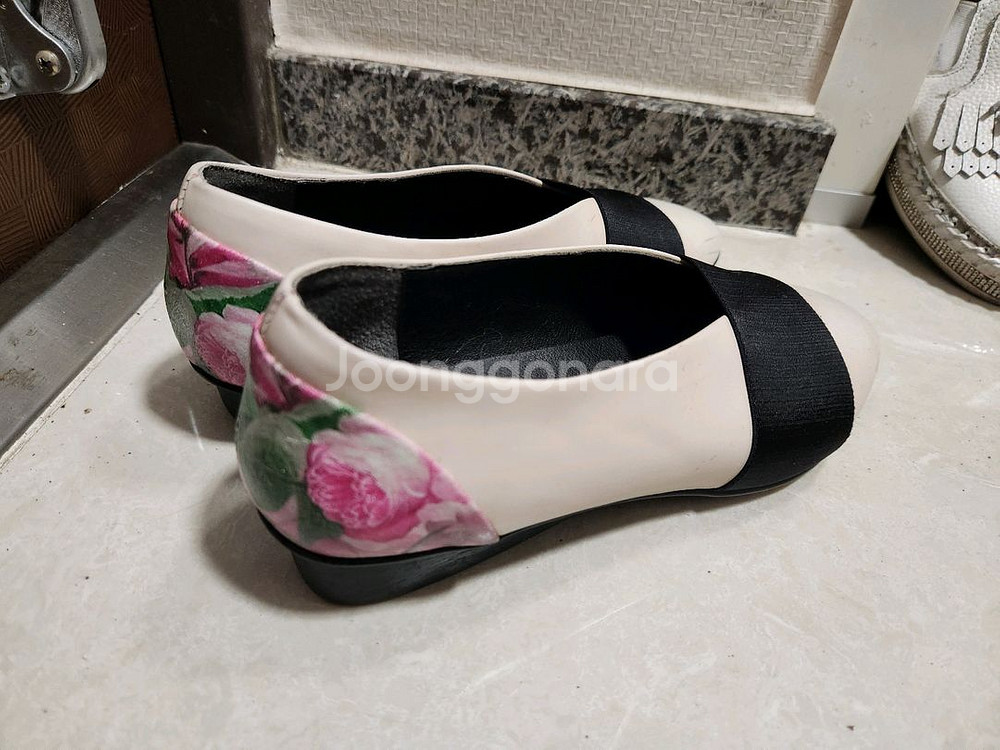 여자흰색단화 꽃일러스트구두로퍼230--3