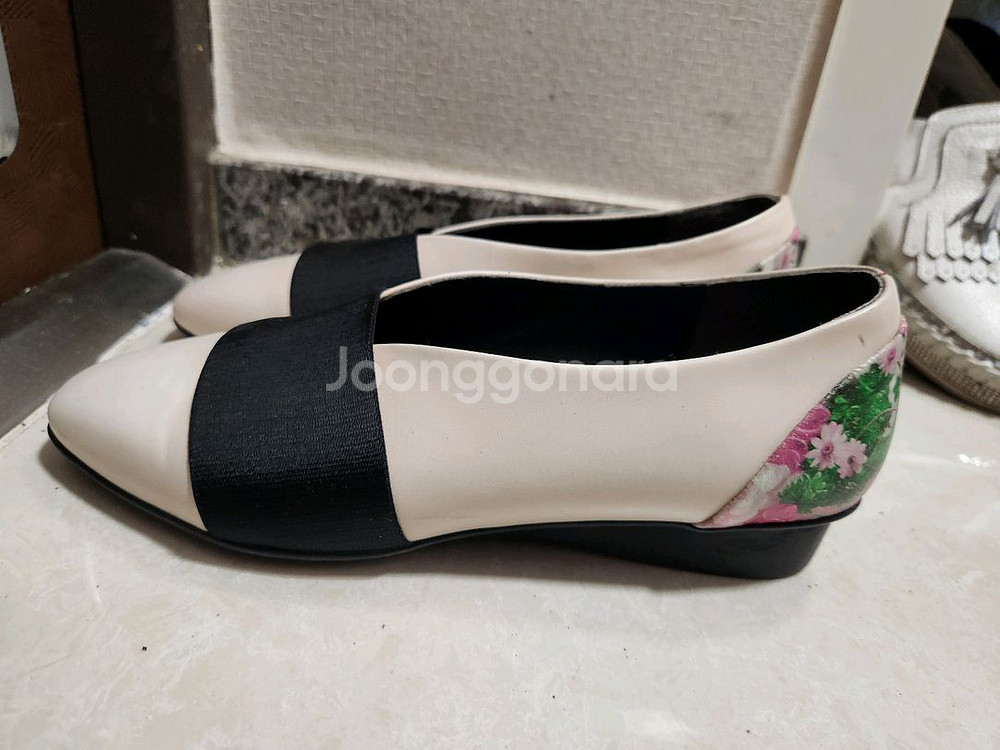 여자흰색단화 꽃일러스트구두로퍼230--6