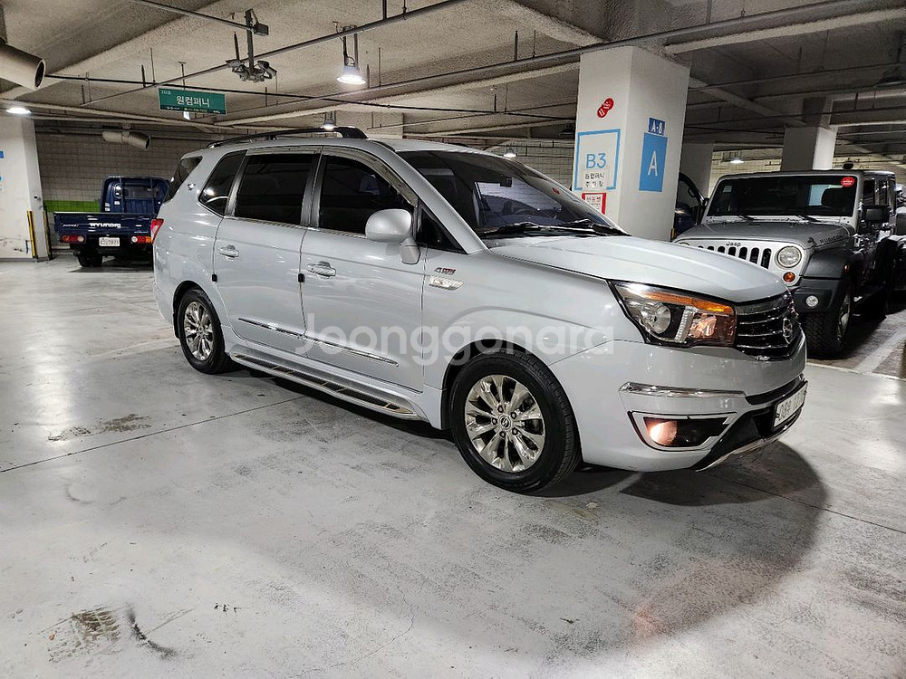 코란도 투리스모TX 플러스9인승18형 106.000km--0