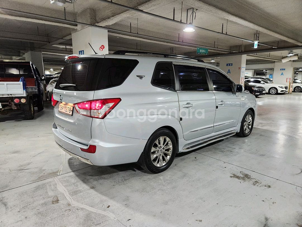 코란도 투리스모TX 플러스9인승18형 106.000km--2