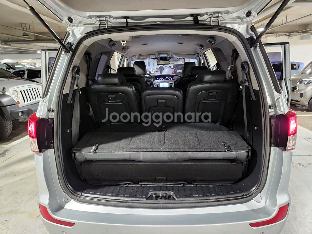 코란도 투리스모TX 플러스9인승18형 106.000km--8