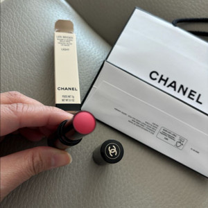 샤넬 레베쥬 립밤 새상품