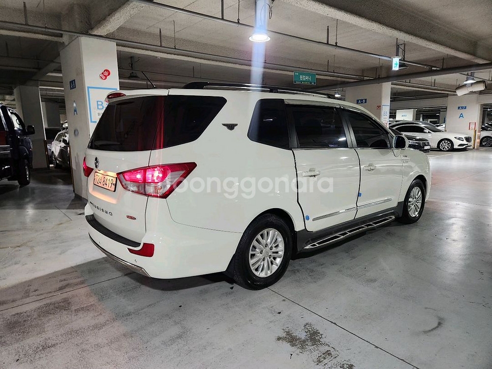 코란도 투리스모 TX 4륜 11인승 87.000km--2