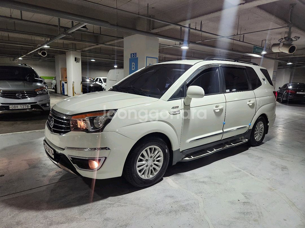 코란도 투리스모 TX 4륜 11인승 87.000km--1