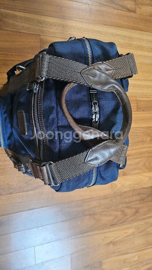 투미백팩 르준 네이비 판매 합니다--1