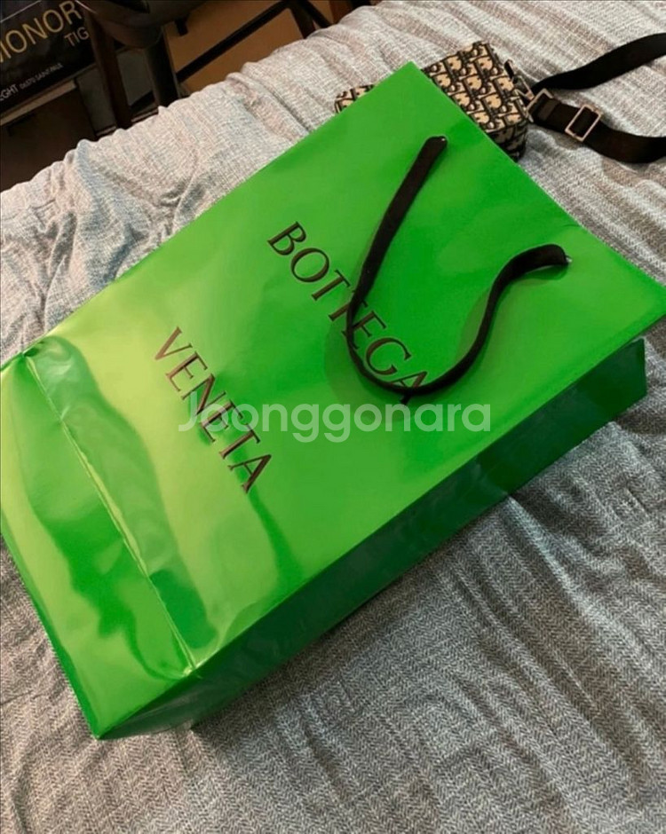 보테가 베네타 패디드 테크 / 패딩 카세트 백--7