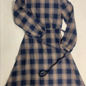 [미착용새상품]에잇세컨즈 체크 플레어 어깨셔링 원피스