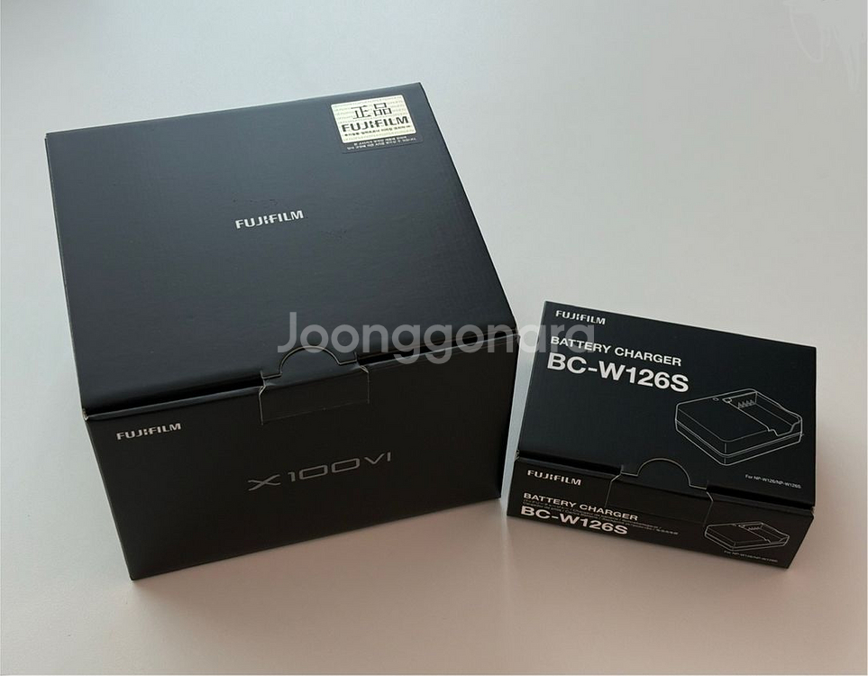 후지필름 X100VI 새상품급(충전기, 액세서리 포함)--3