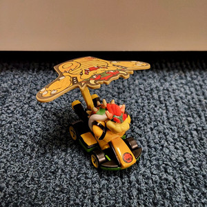 핫휠 마리오카트 쿠파 + 글라이더 미니카