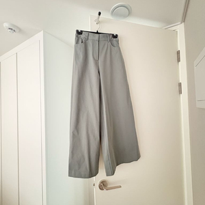 바이씨니 제작 피치면 슬랙스 카키 라지 판매합니다.