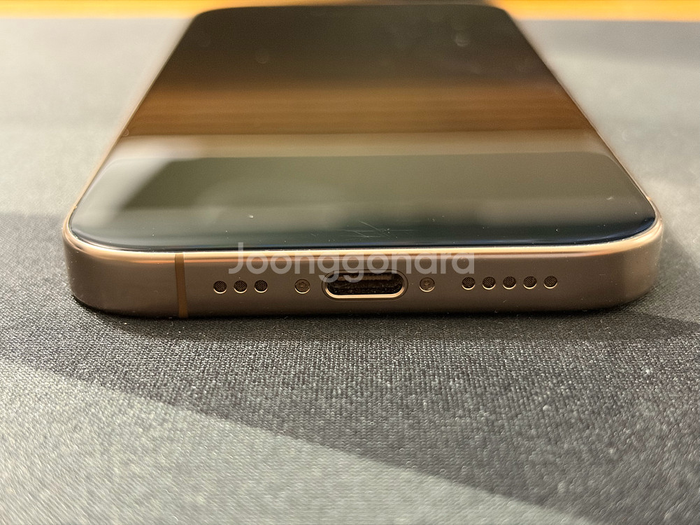 아이폰 16 프로 (데저트티타늄) 256gb--7