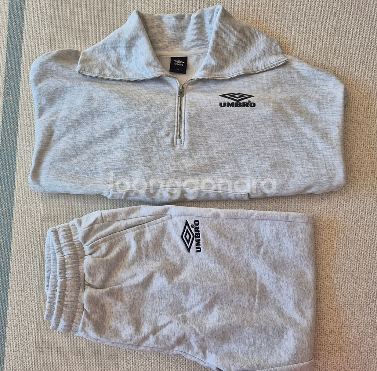 엄브로 여자트레이닝 세트 상하의 XS--0