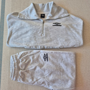 엄브로 여자트레이닝 세트 상하의 XS