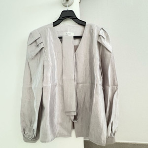 바이씨니 제작 블라우스 판매합니다