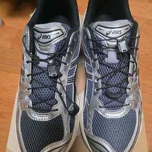 아식스 언리미티드 젤카야노14 캐리어그레이280 팝니다