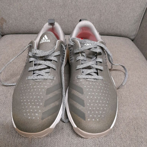 아디다스 아디파워 포지드 스파이크리스 골프화