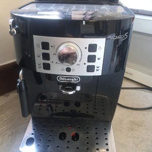 드롱기 커피머신 ECAM22.110.b