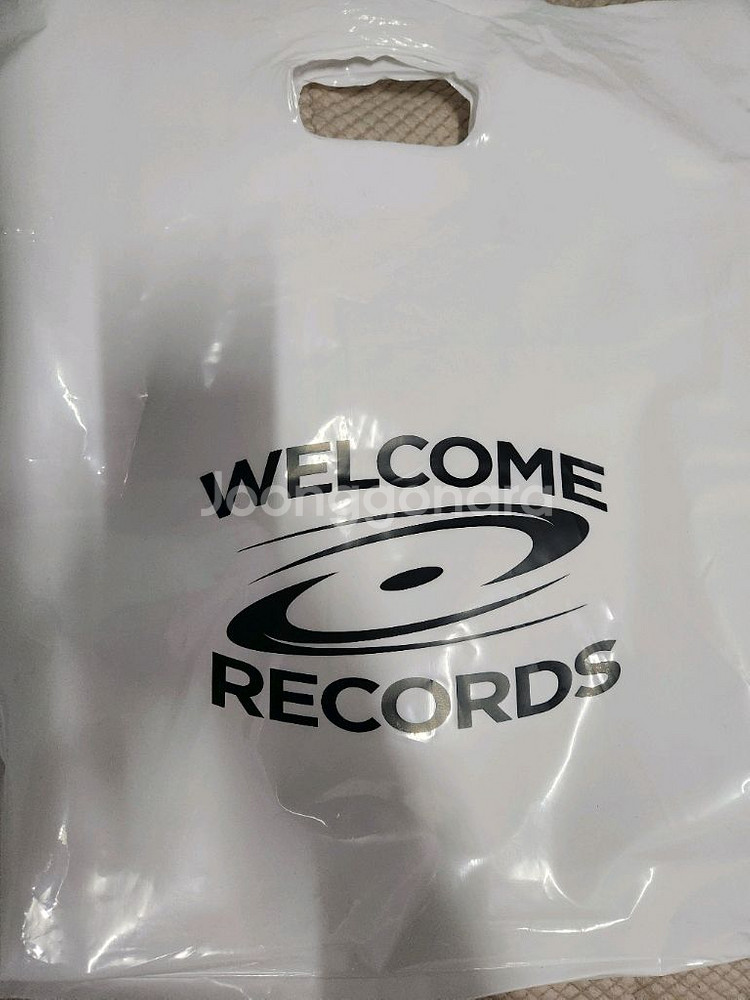 [매장구입미개봉새상품정품] qwer LP 판매합니다.--2