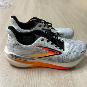 브룩스 하이페리온 GTS 런닝화 270