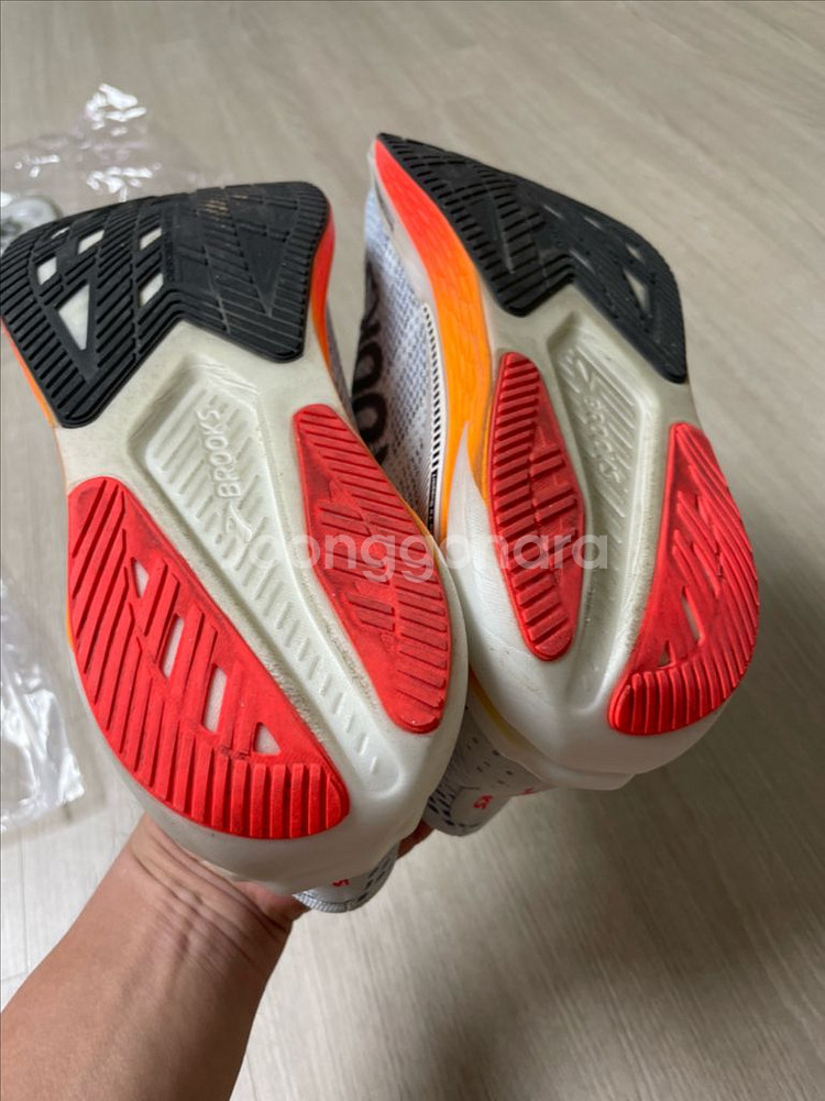 브룩스 하이페리온 GTS 런닝화 270--1