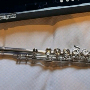 파우월 소나레 705 바디실버 플루트 팝니다