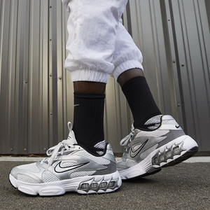 나이키 우먼 줌 에어 파이어 메탈릭 실버