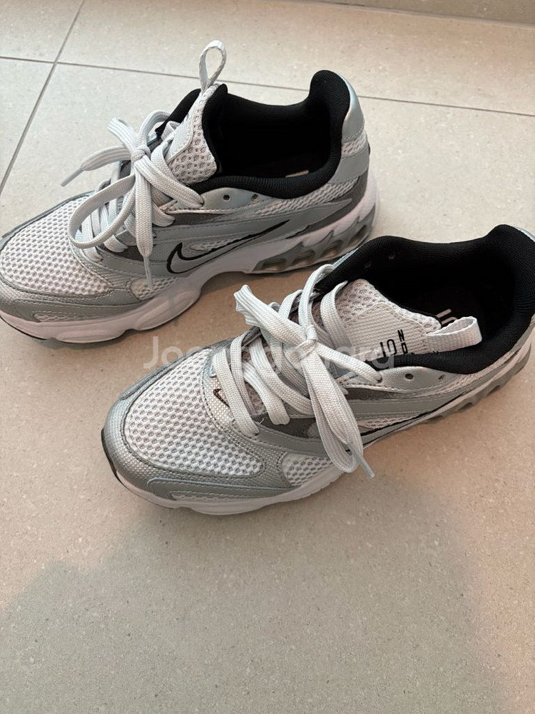 나이키 우먼 줌 에어 파이어 메탈릭 실버--2